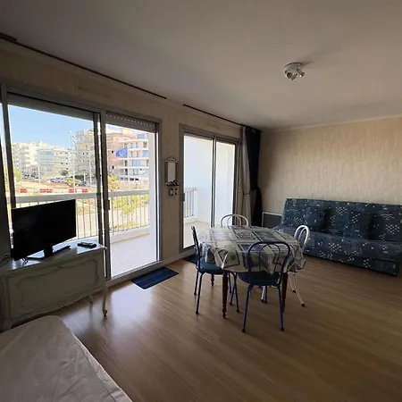 Mar-21-pornichet - Location De - Face Port Mae-2543 *