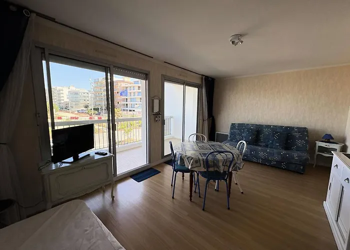 Mar-21-pornichet - Location De - Face Port Mae-2543 *